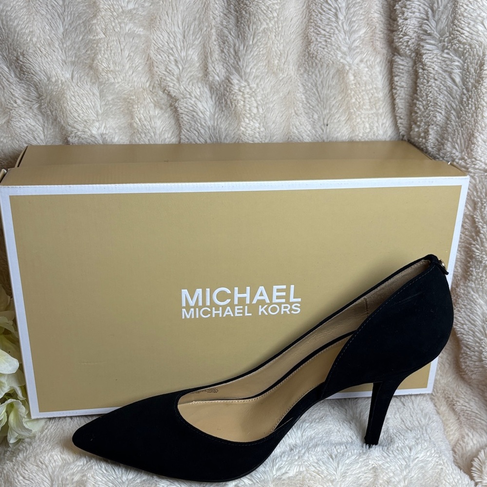 Michael Kors Classic Black Heels size 9 - Picture 11 of 14